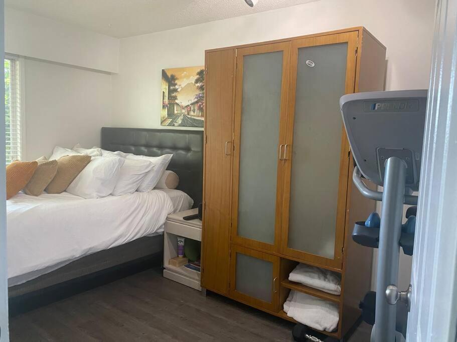 4 Bedroom Upper Level Kits Home バンクーバー エクステリア 写真