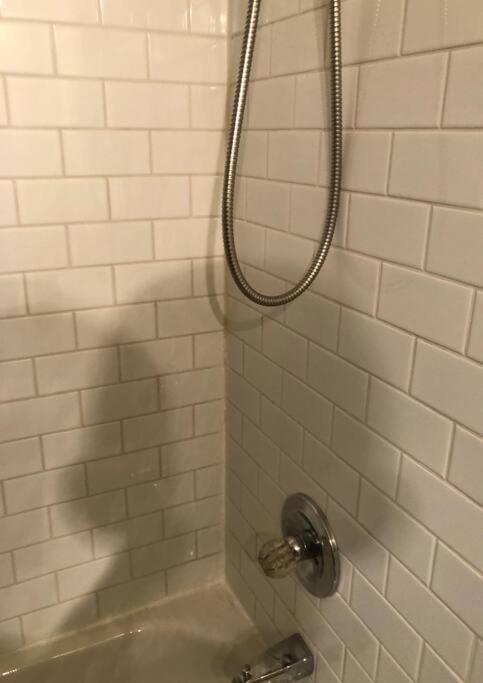 4 Bedroom Upper Level Kits Home バンクーバー エクステリア 写真