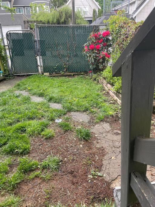 4 Bedroom Upper Level Kits Home バンクーバー エクステリア 写真