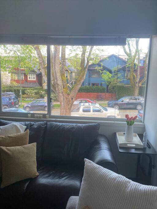 4 Bedroom Upper Level Kits Home バンクーバー エクステリア 写真